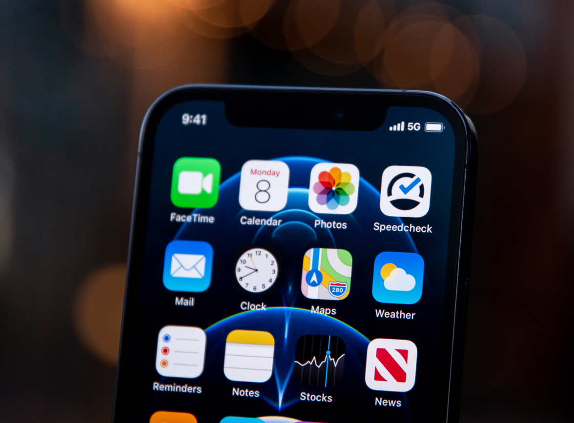 定安苹果手机维修分享为什么 iPhone 12 在冬季会自动关机 